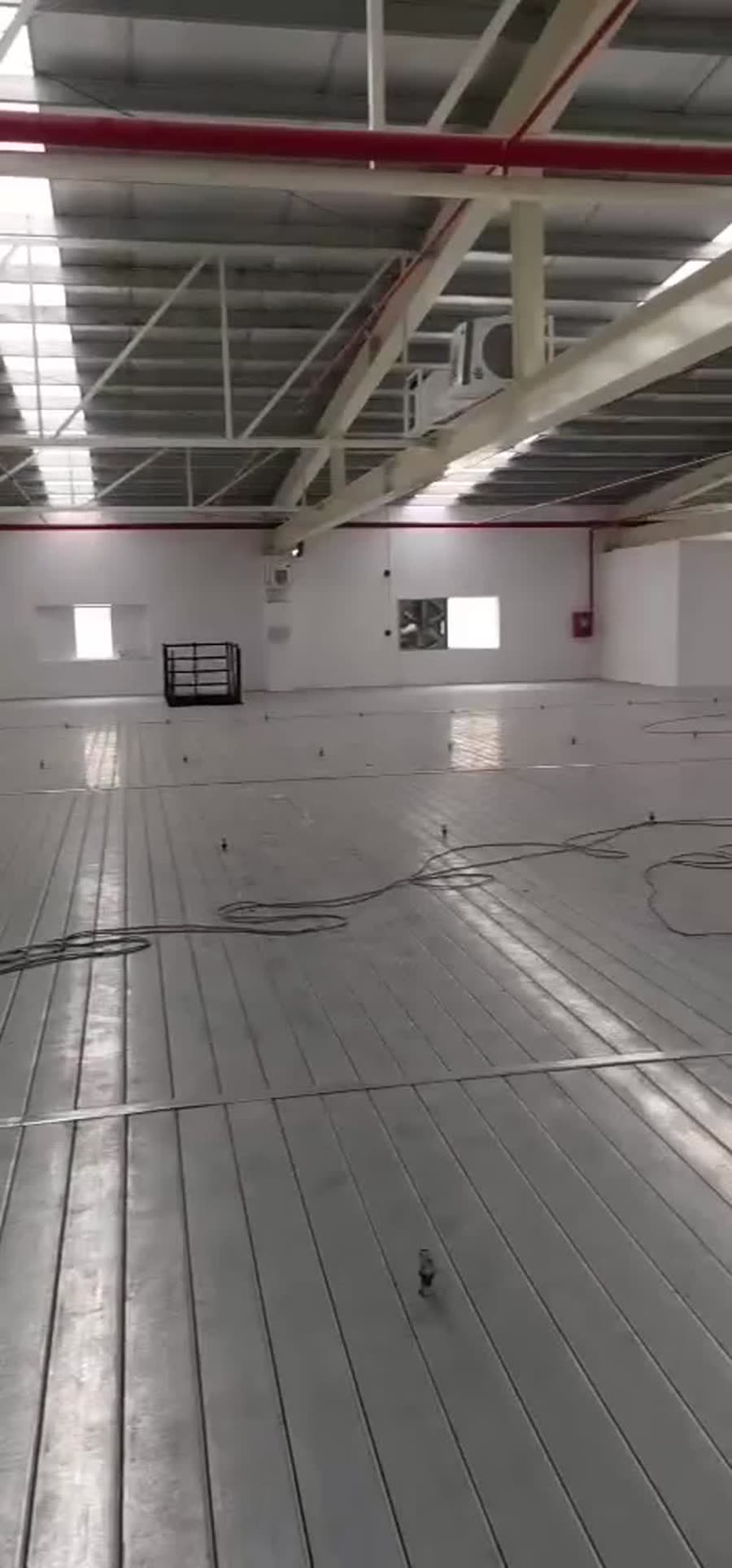 车间改造前-钢结构厂房空置场景